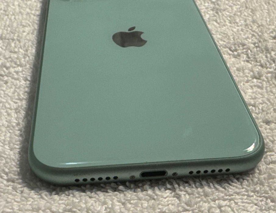 iPh 11 64GB, Green, husa Rolex - stare foarte buna