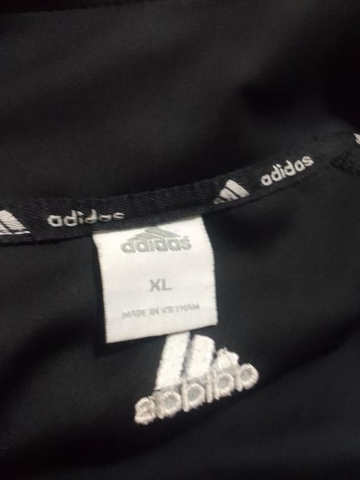 Adidas  зипка в хорошем состоянии