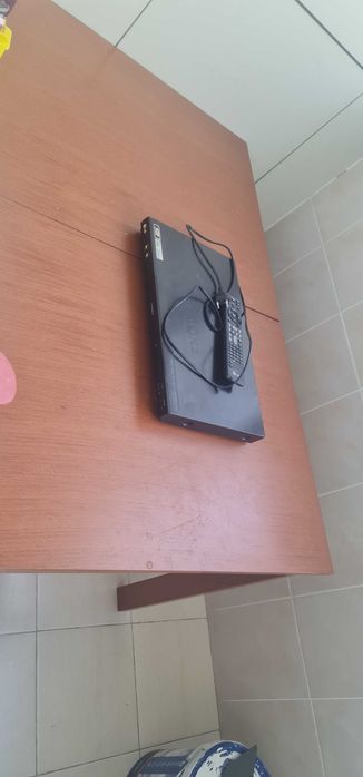 Стол обеденный в отличном состоянии