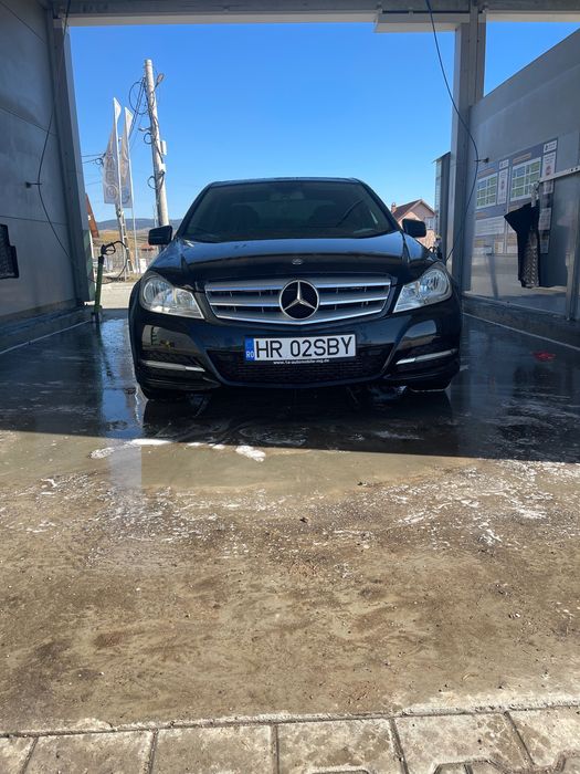 Mercedes Benz C180 1,8 -2012-