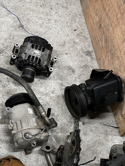 Mercedes Clk200K- диференциал с полуоски, съединител, спирачки и други