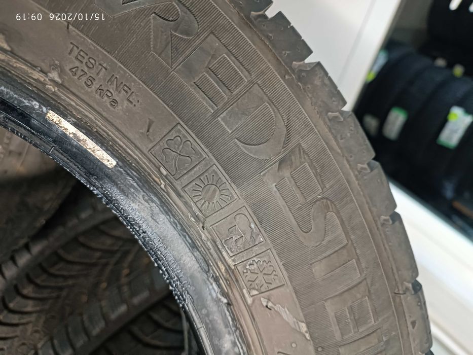 2бр.всесезонни гуми 205/65/16C Vredestein
