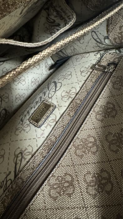 GUESS Дамска чанта