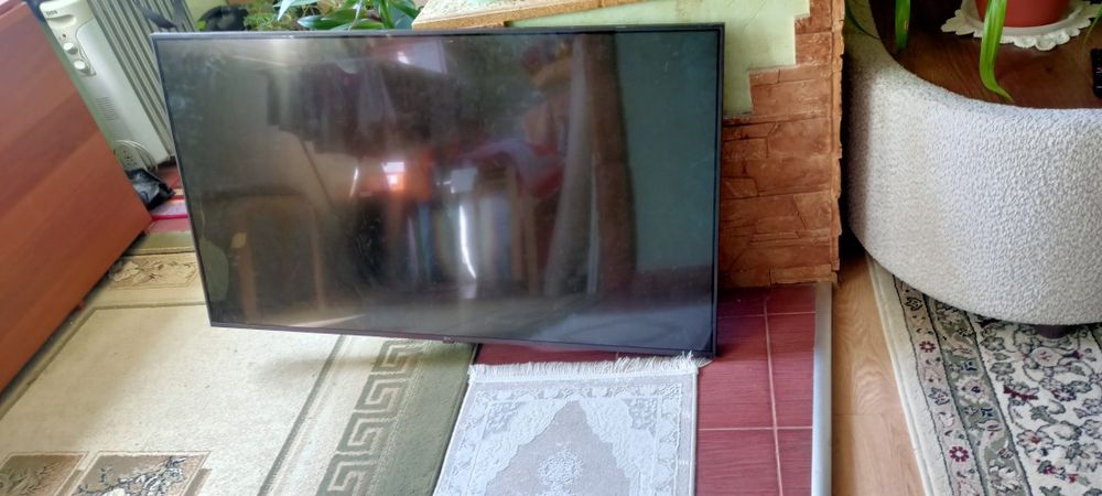 Lg Телевизор  продам