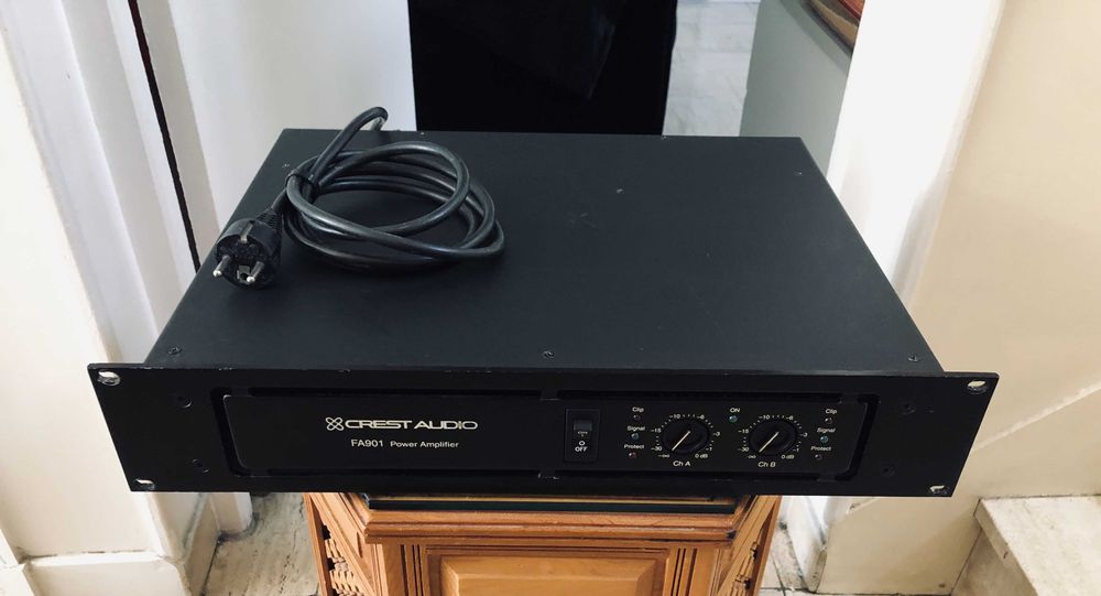 Crest Audio FA 901 stare foarte bună. Amplificator Putere