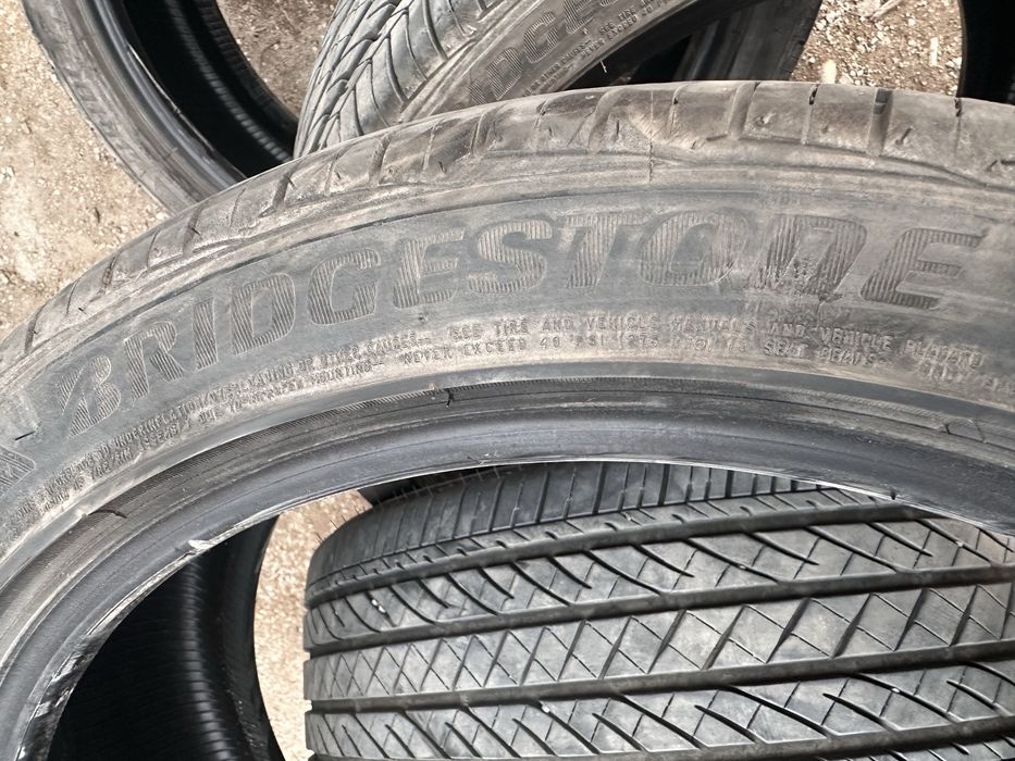 Шины 235/40R19 (4шт)
