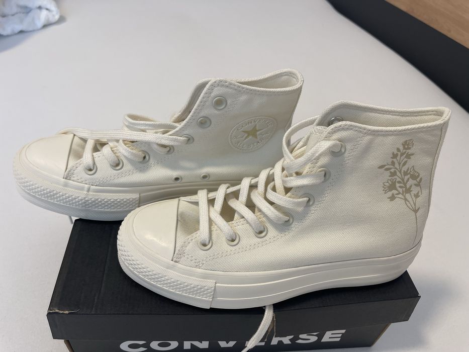 Tenesi Converse Dama, diverse modele si marimi