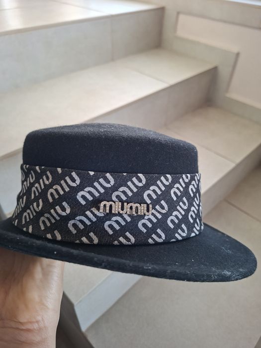 Дамски шапки  нови