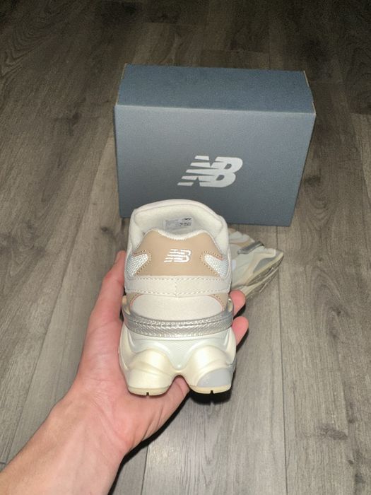 New Balance 9060