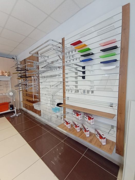 Новое торговое оборудование,экономпанели,полки,стеллажи,вешала,витрины