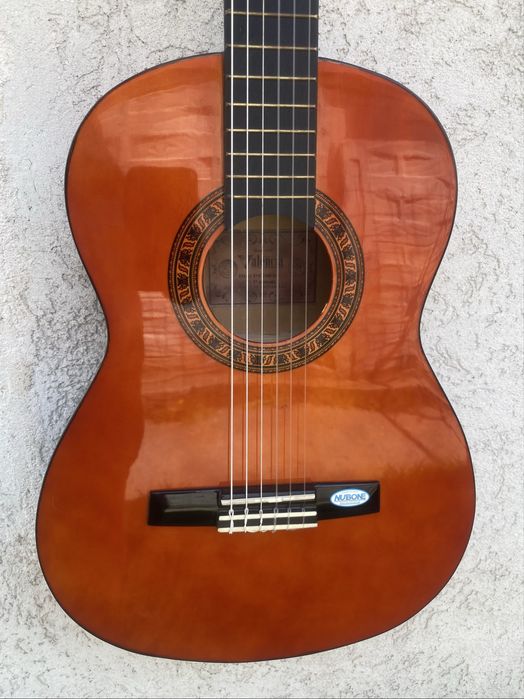 Valencia CG160. Valencia CG160.