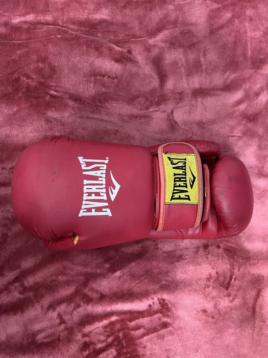 Срочно Шлем+перчатки дешёво