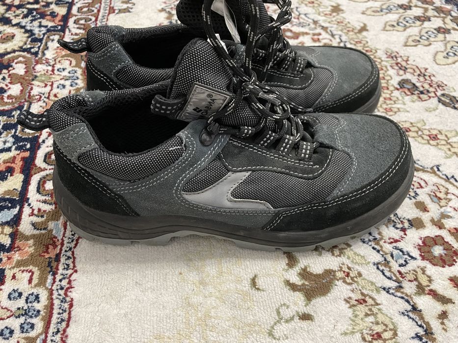 Продам кроссовки техноавиа