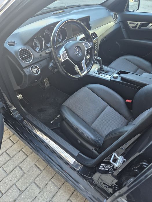 Мерцедес C 300 4 Matic