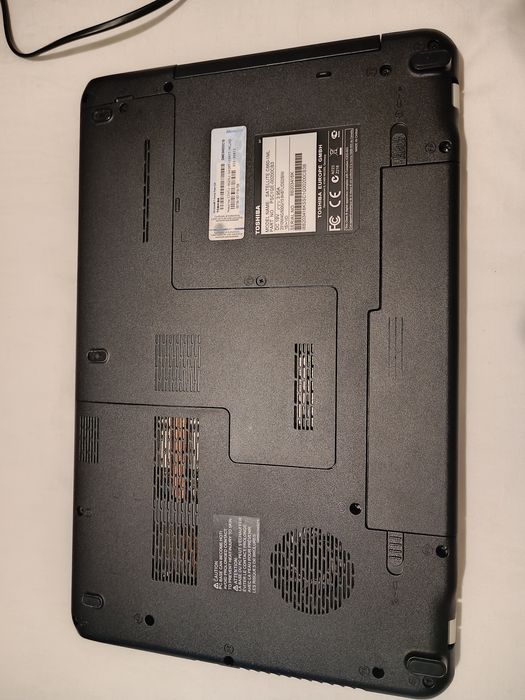 Продавам употребяван лаптоп  Toshiba