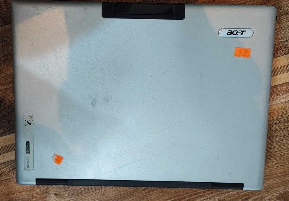 Ноутбук на запчасти