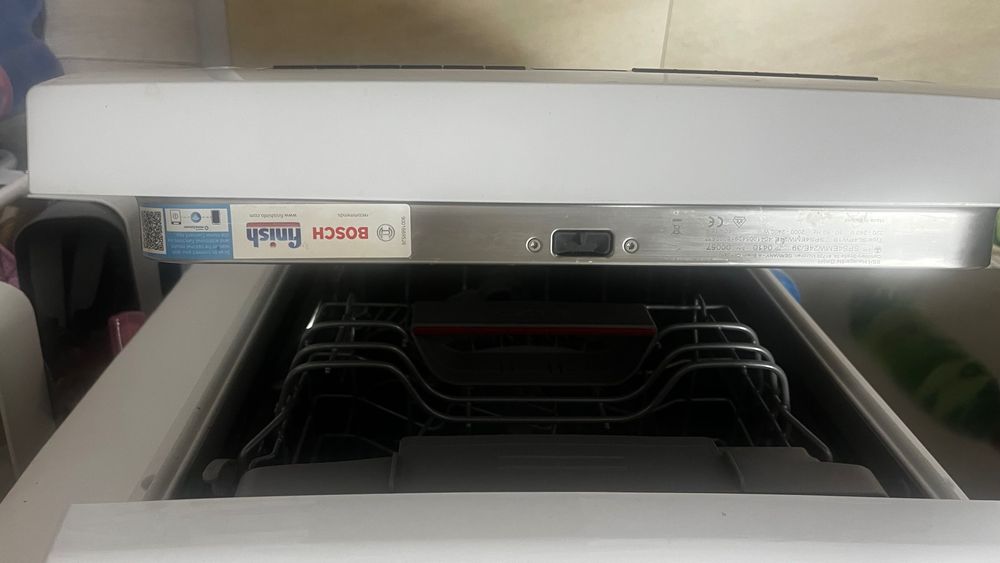 Bosch Masina spalat vase, CLASA C; 10 seturi, 6 programe, HomeConnect, SilencePlus, 45 cm; SPS4EMW24E
