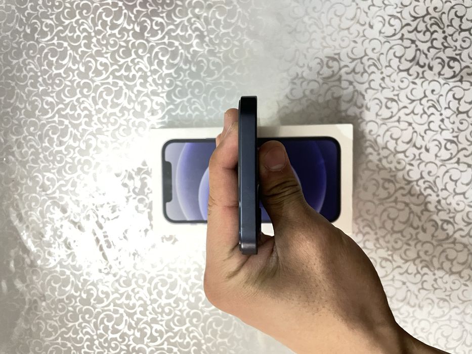 iphone 12 qora rangda