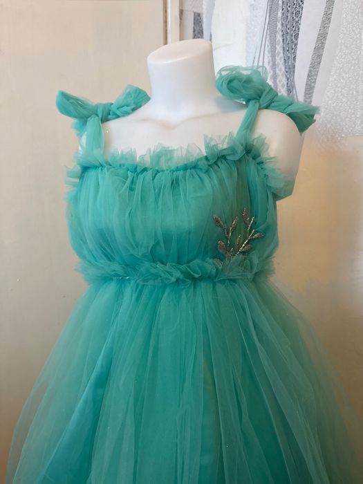 Къси бални рокли