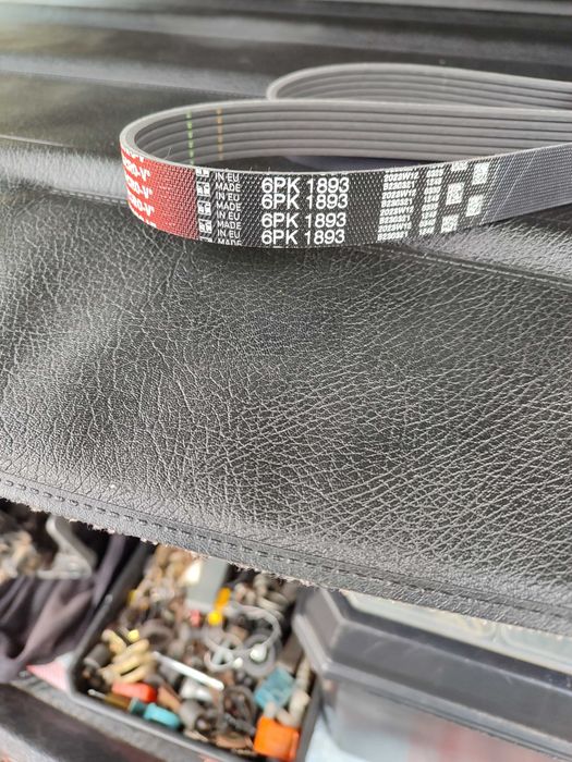 Пистов ремък за автомобил GATES 6PK1893