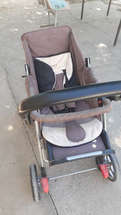 коляска почти новая