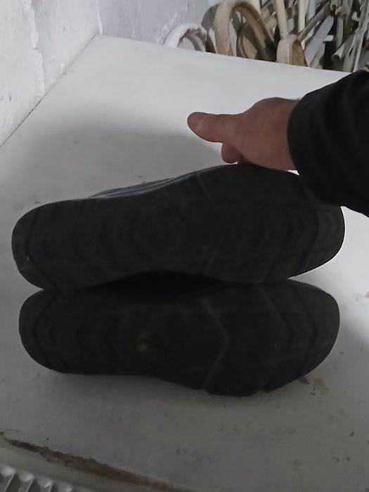 Vând adidas.gheata marimea 46