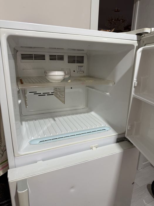 Холодильник Б/У в отличном состоянии