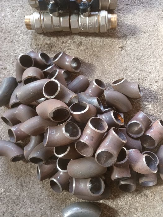 Продам отводы, муфты, резьбы, краны