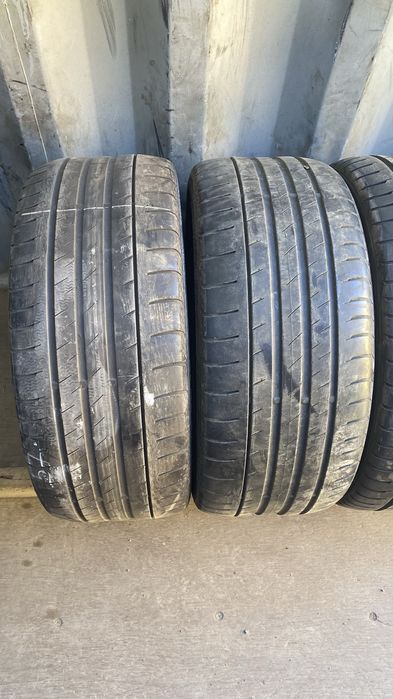 Комплект шин Continental 235/45/17