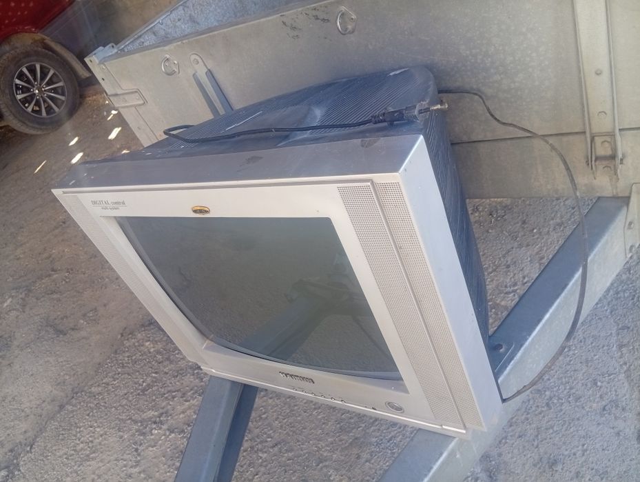 Продам телевизор. Рабочий