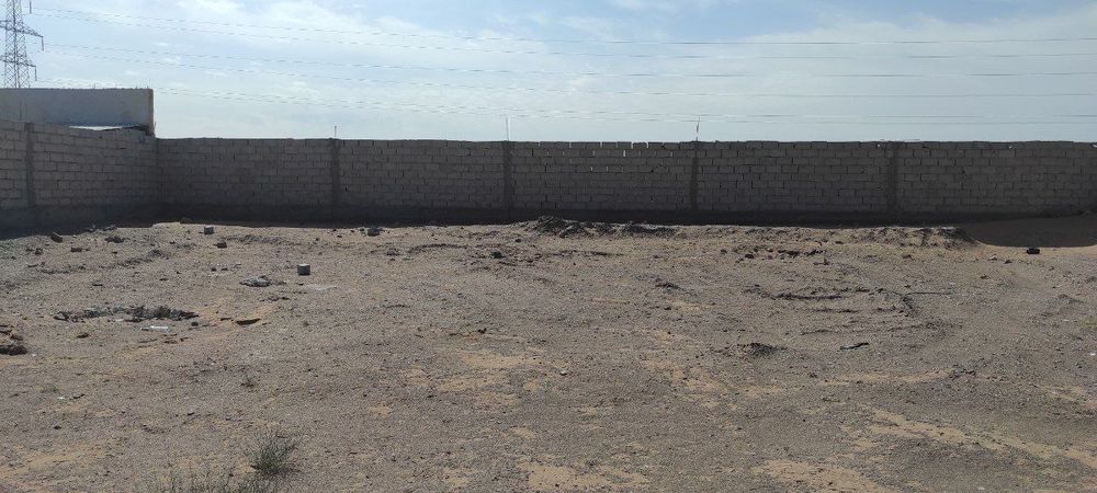 Продаётся  недостроинный здание для сферы услуги и производство.