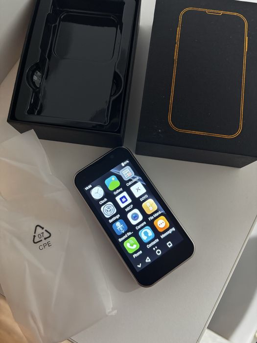 Mini telefon smart identic Iphone dar android