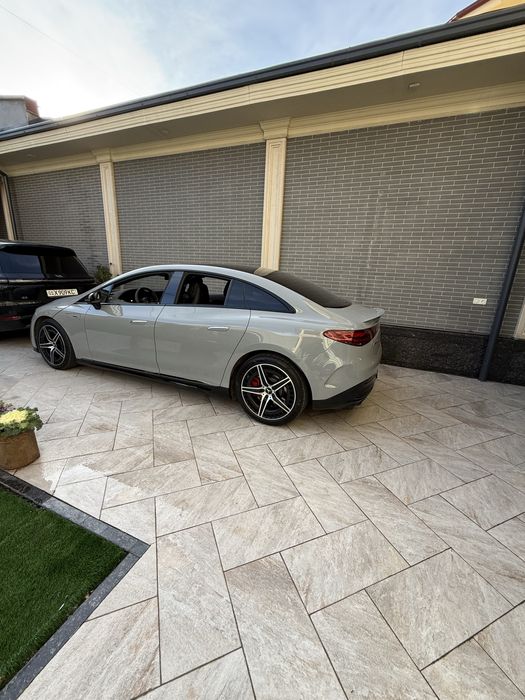 Mercedes benz EQE53 AMG