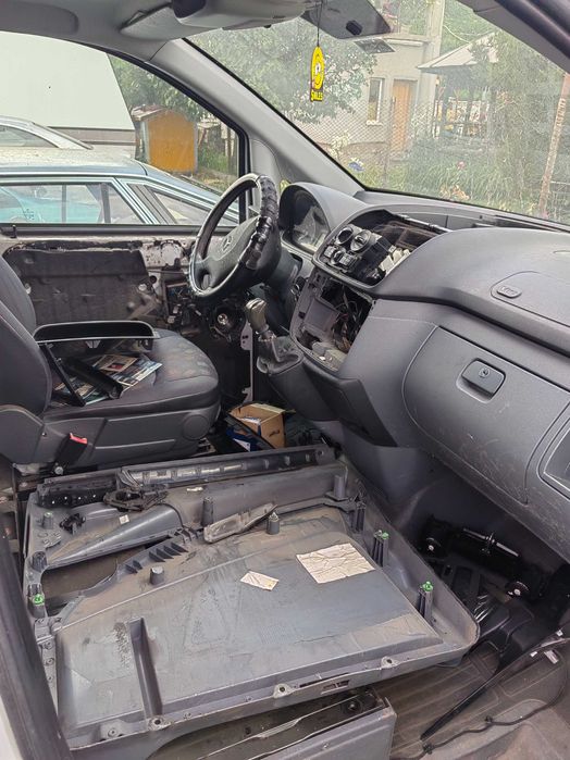 Продавам мерцедес вито на части.