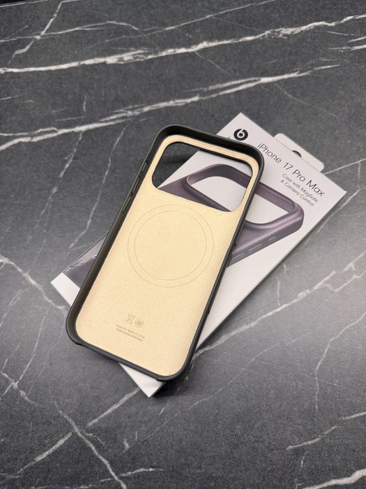 Husă Beats iPhone 17 Pro / 17 Pro Max MagSafe