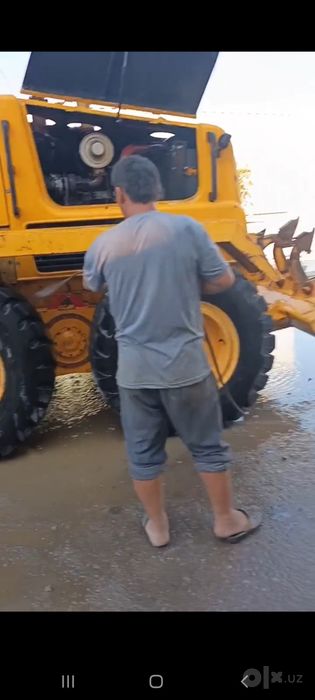 Грейдер сотилади