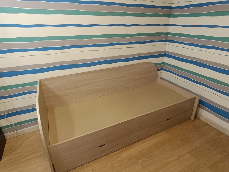 Кровать односпальная