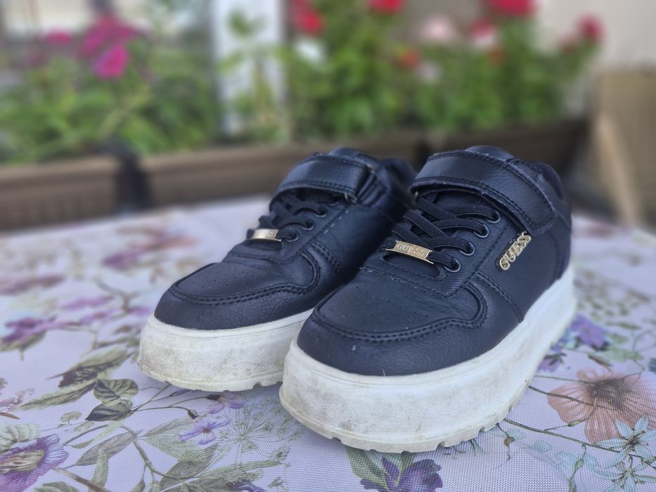 GUESS детски кецове