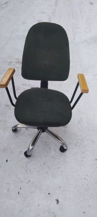 Продам стул офисный