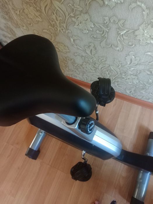 Велотренажёр HouseFit