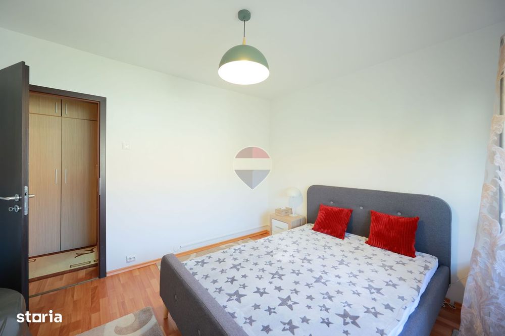 De vânzare apartament cu 3 camere , pe Strada Sovata - Oradea