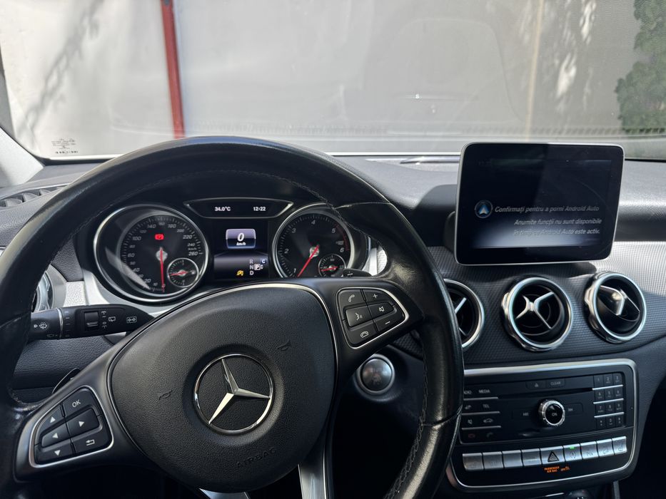 Mercedes GLA200d  4Matic
