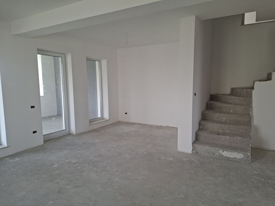 Casa noua de vanzare