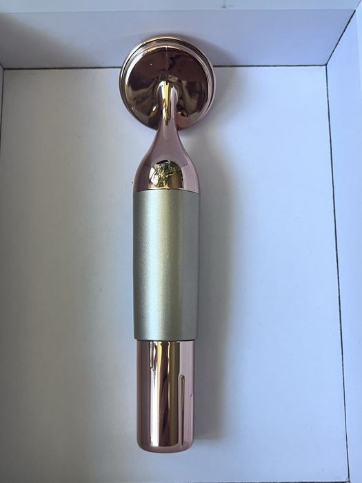 Вибриращ масажор за лице