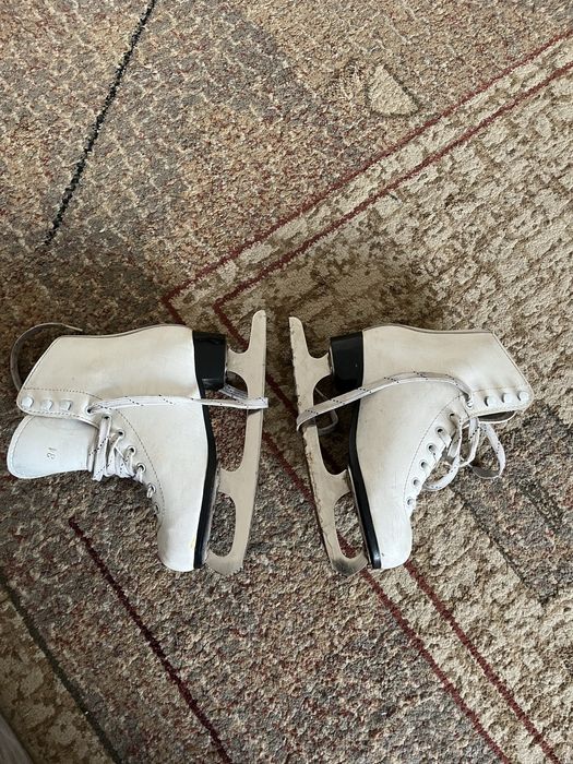 Продам коньки 34 размера