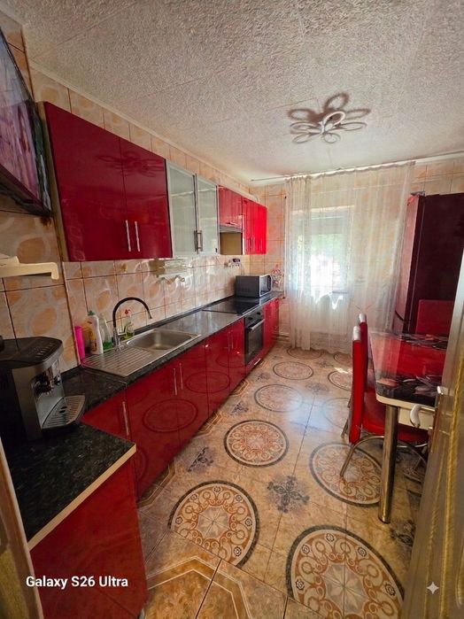 Apartament 3 camere !