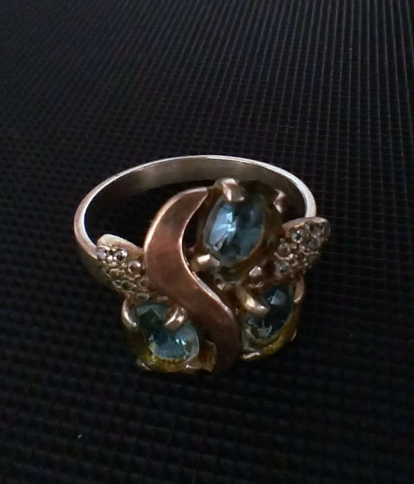 Продам серебро серги и кольцо