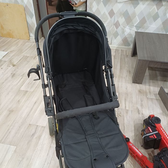 Продам детскую коляску идеальное состояние.