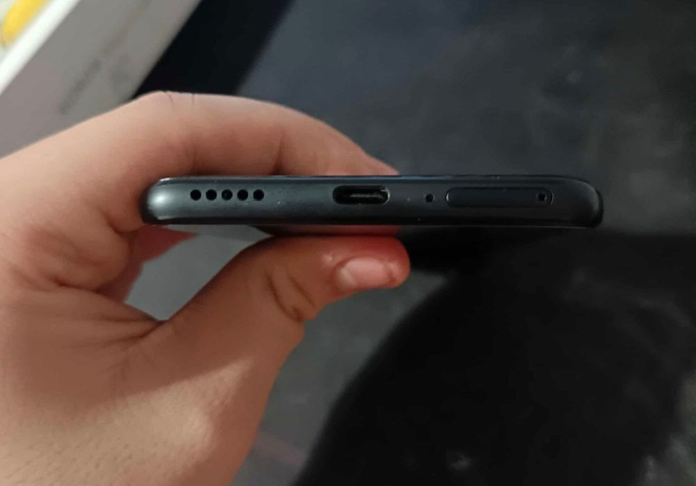 Vând/schimb honor magic 4 lite