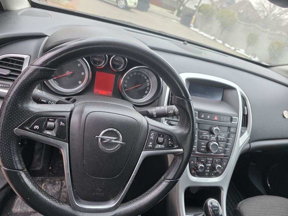 Opel astra an 2011 euro 5 posibilitate rate fără avans  Transport grat